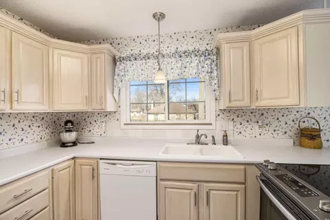 1790 W High St, Jackson, MI 49203 photo 12