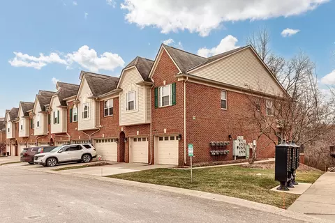 39700 Rockcrest Ln, Northville, MI 48168