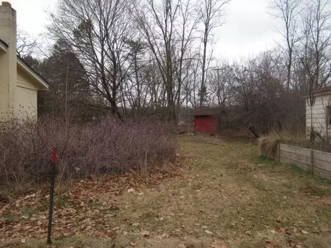 Exterior - 4 Bowerman Rd, Manistee, MI 49660 photo 8 of 11