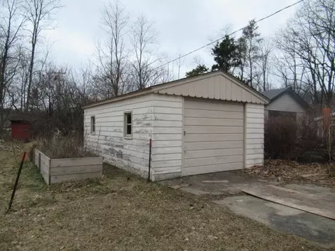 Exterior - 4 Bowerman Rd, Manistee, MI 49660 photo 11 of 11