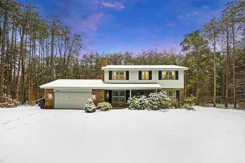 4070 Estate Dr, Holland, MI 49424
