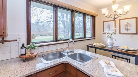 Kitchen - 1020 Bishop Rd, Saline, MI 48176 photo 6 of 7