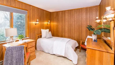 Bedroom - 1020 Bishop Rd, Saline, MI 48176 photo 6 of 7