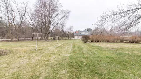 Exterior - 1020 Bishop Rd, Saline, MI 48176 photo 12 of 15