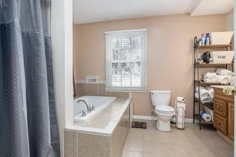 Bath - 10982 E Cd Ave, Richland, MI 49083 photo 3 of 6
