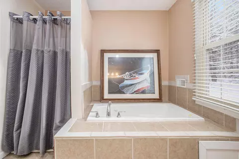 Bath - 10982 E Cd Ave, Richland, MI 49083 photo 5 of 6
