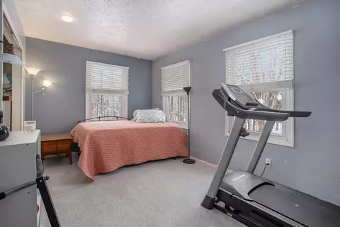 Bedroom - 10982 E Cd Ave, Richland, MI 49083 photo 1 of 5