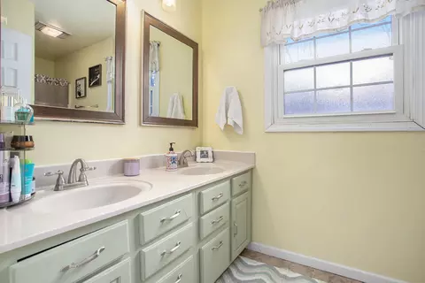 Bath - 10982 E Cd Ave, Richland, MI 49083 photo 2 of 6