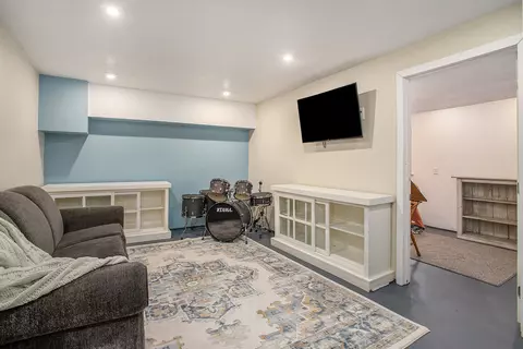 Living - 10982 E Cd Ave, Richland, MI 49083 photo 4 of 4