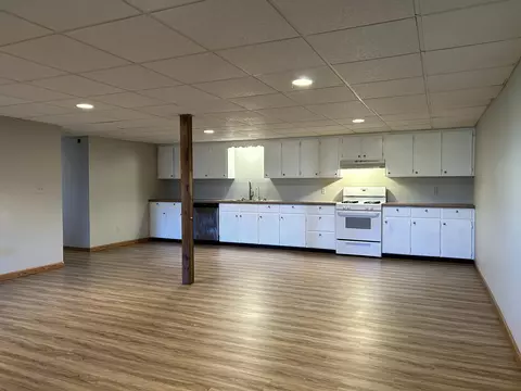 Kitchen - 4280 24th St, Dorr, MI 49323 photo 5 of 6