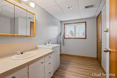 Bath - 4280 24th St, Dorr, MI 49323 photo 3 of 4