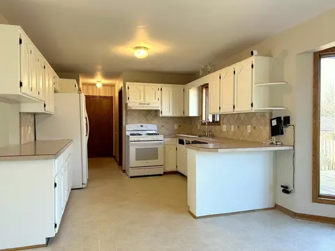 Kitchen - 4280 24th St, Dorr, MI 49323 photo 2 of 6