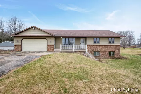 4280 24th St, Dorr, MI 49323