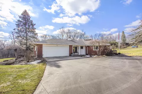 250 Greenridge Dr NW, Grand Rapids, MI 49544