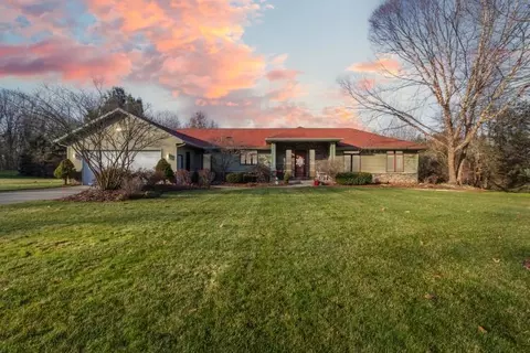 7969 Strawberry Ln NE, Belmont, MI 49306