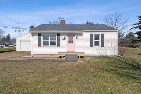 5831 Clark Rd, Bath, MI 48808