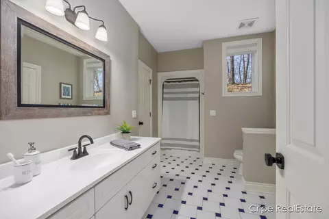Bath - 4844 Summer Ridge Ct NE, Ada, MI 49301 photo 10 of 10