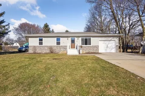 195 Alma St, Sparta, MI 49345