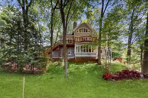 12551 Summit Dr, Sawyer, MI 49125