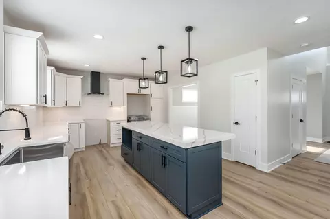 Kitchen - 11637 Heron St, Schoolcraft, MI 49087 photo 4 of 6