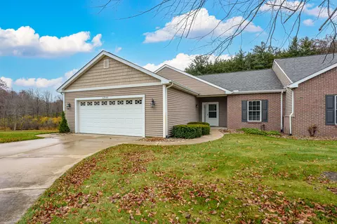 6940 Hunters Strm, Kalamazoo, MI 49048