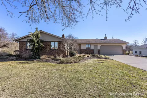 4775 46th St, Holland, MI 49423