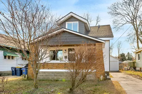 1126 Crescent St NE, Grand Rapids, MI 49503