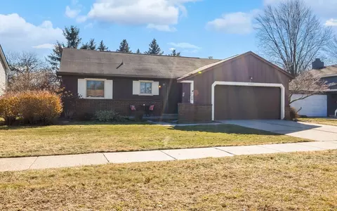 42647 Hanford Rd, Canton, MI 48187