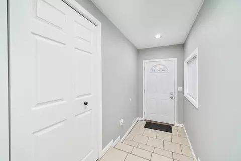 281 5th St, Manistee, MI 49660 photo 2