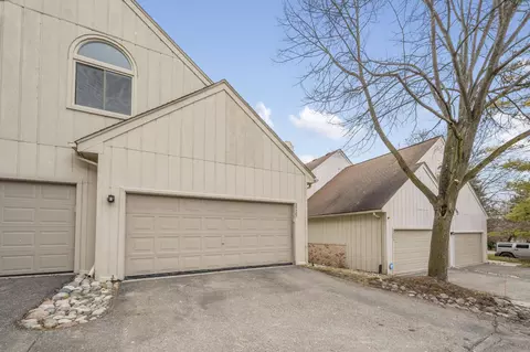 29485 Laurel Dr #99, Farmington Hills, MI 48331