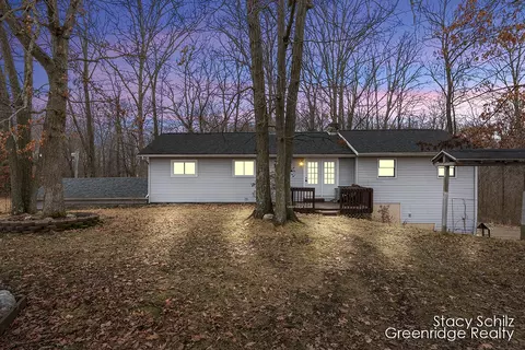 1620 S Charlton Park Rd, Hastings, MI 49058