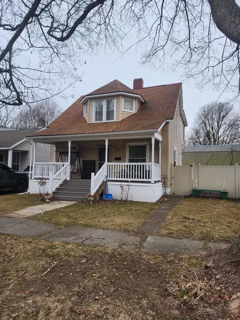 14 Peckham St, Coldwater, MI 49036