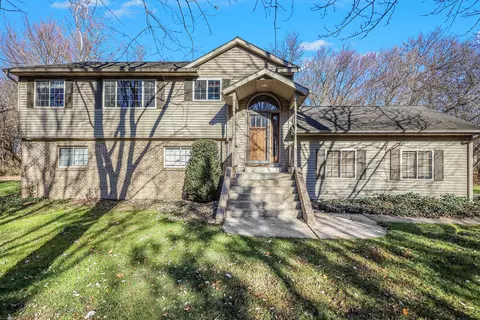 10725 Freeport Ave, Freeport, MI 49325