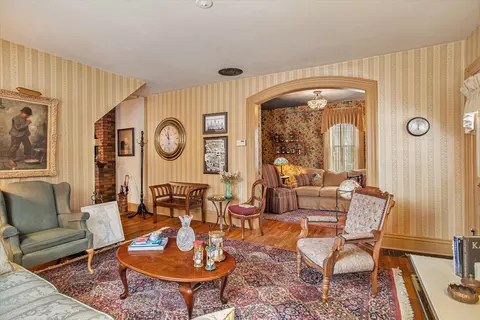 325 N Eagle St, Marshall, MI 49068 photo 4