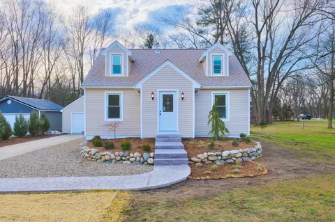 317 E Arlington St, Bangor, MI 49013