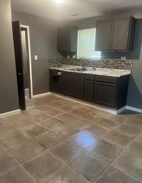 2910 Prospect St, Flint, MI 48504 photo 3