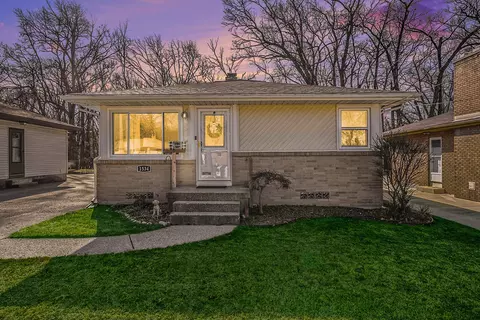 1534 10th St NW, Grand Rapids, MI 49504