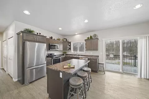 Kitchen - 6437 Cross Rd, Concord, MI 49237 photo 3 of 4