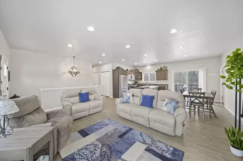 Living - 6437 Cross Rd, Concord, MI 49237 photo 1 of 5