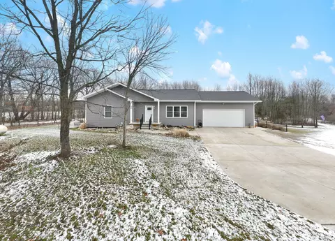 Exterior - 6437 Cross Rd, Concord, MI 49237 photo 1 of 25
