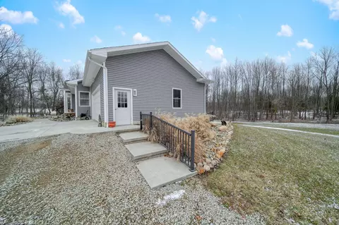 Exterior - 6437 Cross Rd, Concord, MI 49237 photo 9 of 25
