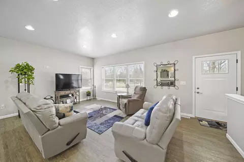 Living - 6437 Cross Rd, Concord, MI 49237 photo 2 of 5
