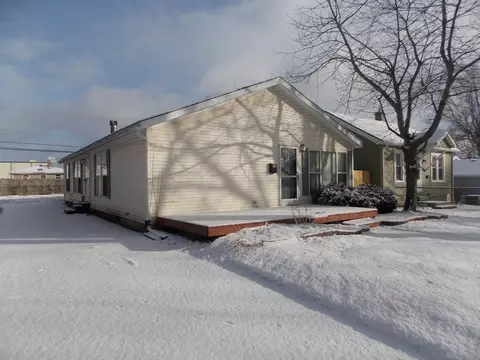 421 4th Ave, Pontiac, MI 48340