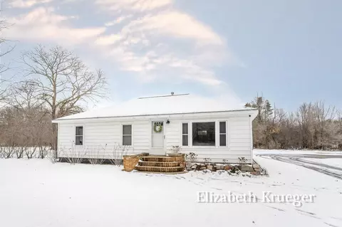 8416 Bowens Mill Rd, Middleville, MI 49333