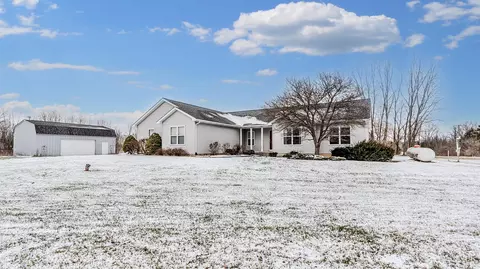4625 Curdy Rd, Howell, MI 48855