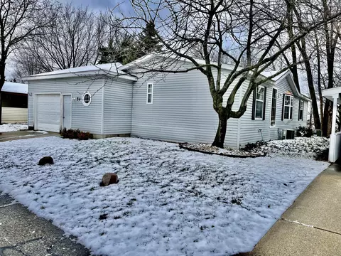 155 E 48th St #59, Holland, MI 49423