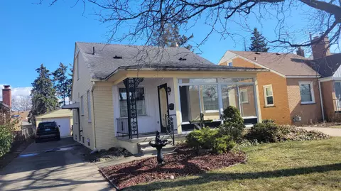 1129 11th St, Wyandotte, MI 48192