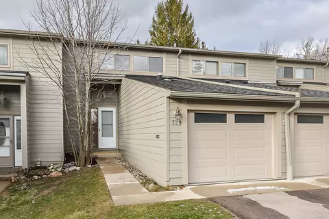 729 Skynob Dr, Ann Arbor, MI 48105