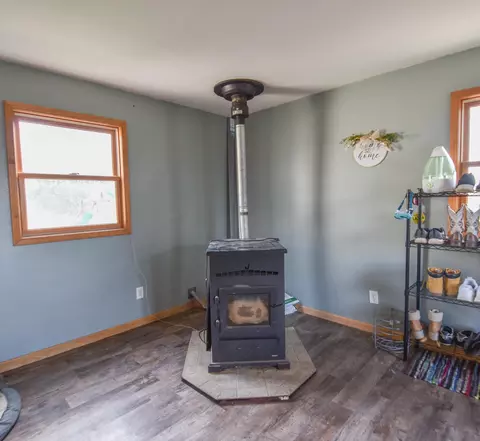 Living - 811 Kinter Rd, Bronson, MI 49028 photo 1 of 6