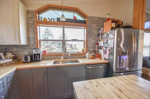 Kitchen - 811 Kinter Rd, Bronson, MI 49028 photo 2 of 4